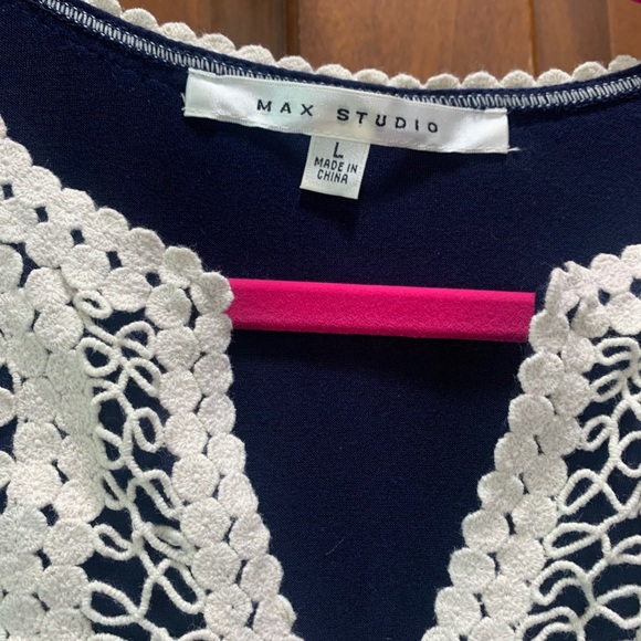 Max Studio navy and cream shirt. Large. - Picture 4 of 4